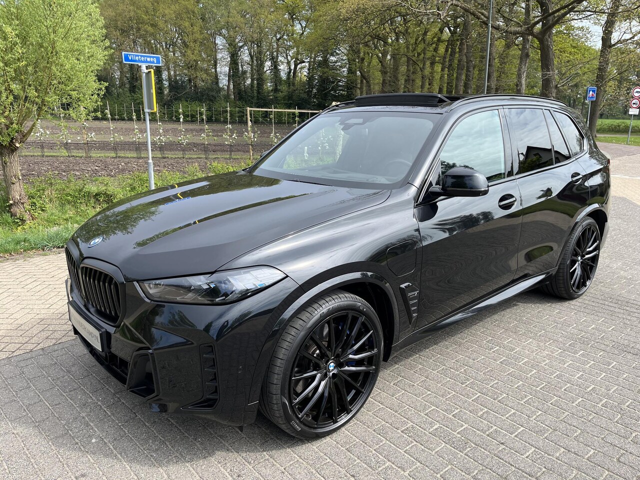 BMW X5 - xDrive50e High EXE M sport High EXE M-Sport B&W - AutoWereld.nl