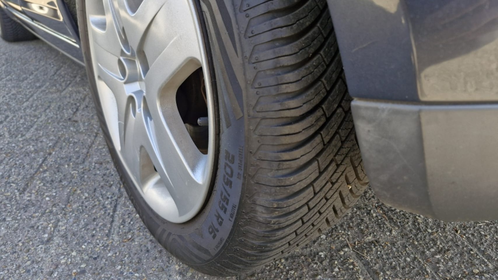 Ford Focus C-Max - 1.8-16V Futura 1.8-16V Futura