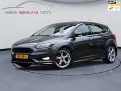 Ford Focus - 1.0 ST-Line * TREKHAAK * PARKEER SENSOREN * NAP PAS