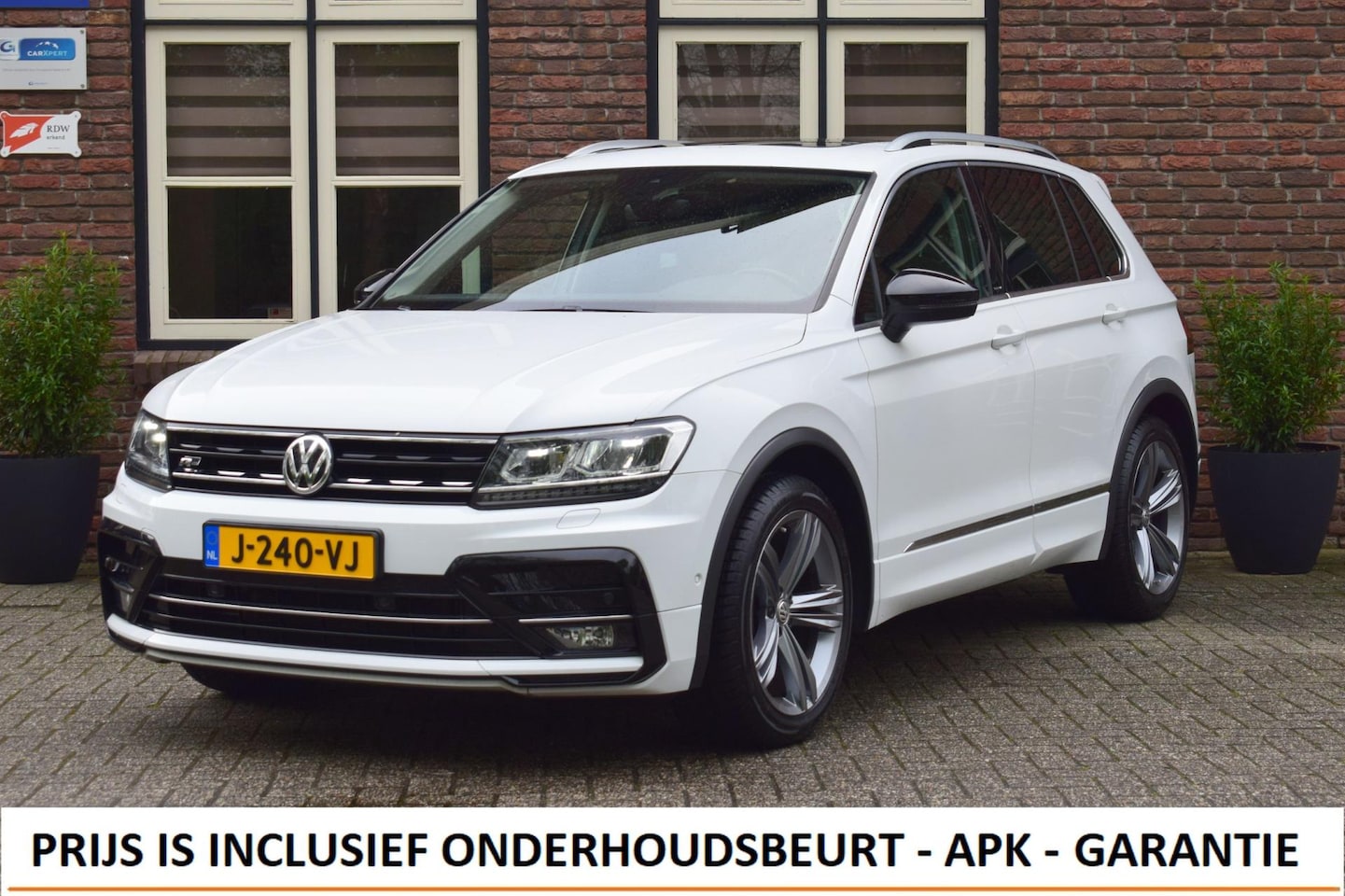 Volkswagen Tiguan - 1.5 TSI DSG R Line IQ Drive | Panoramadak | Camera | 2X PDC - AutoWereld.nl