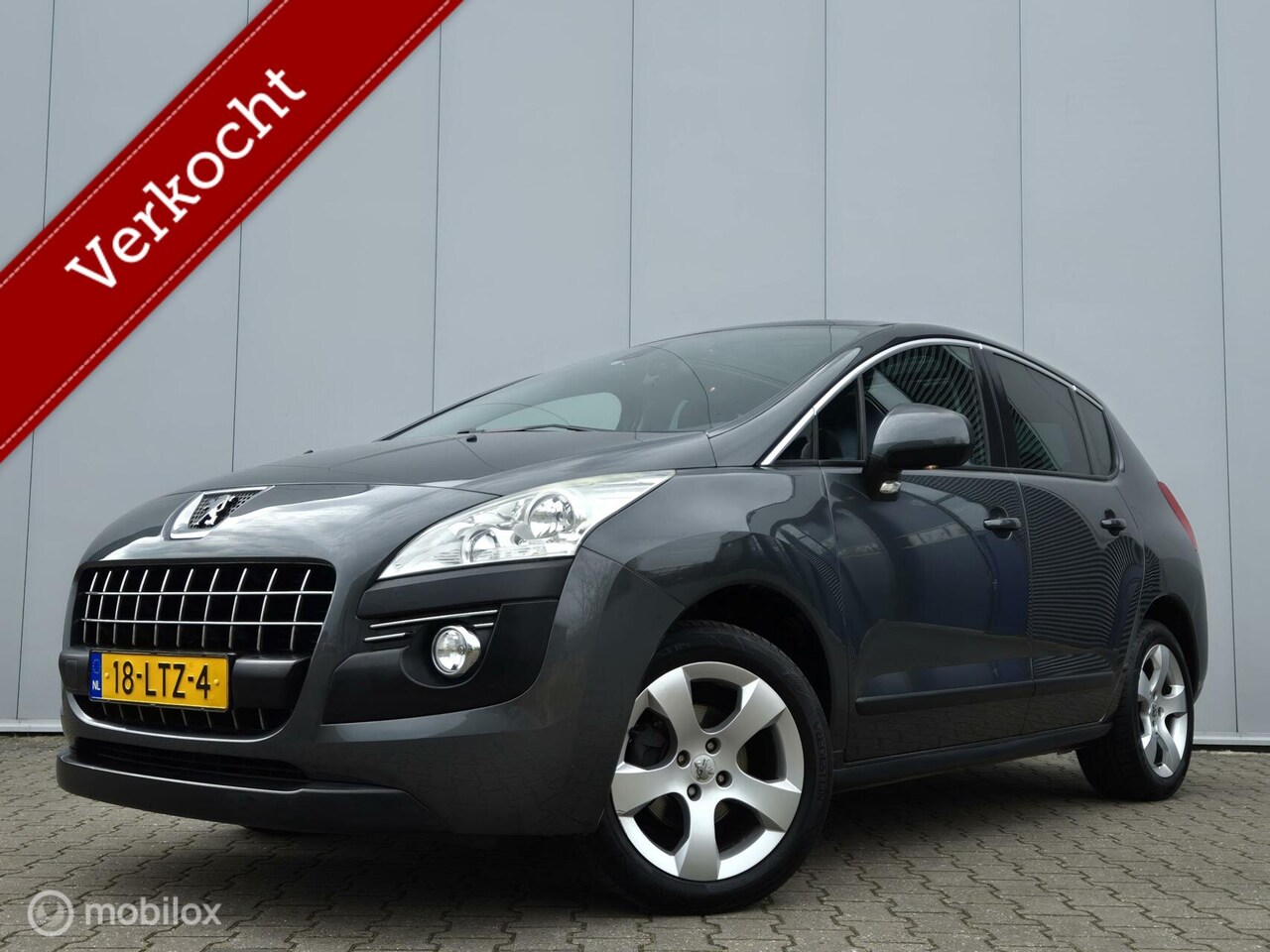 Peugeot 3008 - 1.6 VTI PREMIERE/PANO/TREKHAAK/17''LMV/PDC/HEAD-UP - AutoWereld.nl