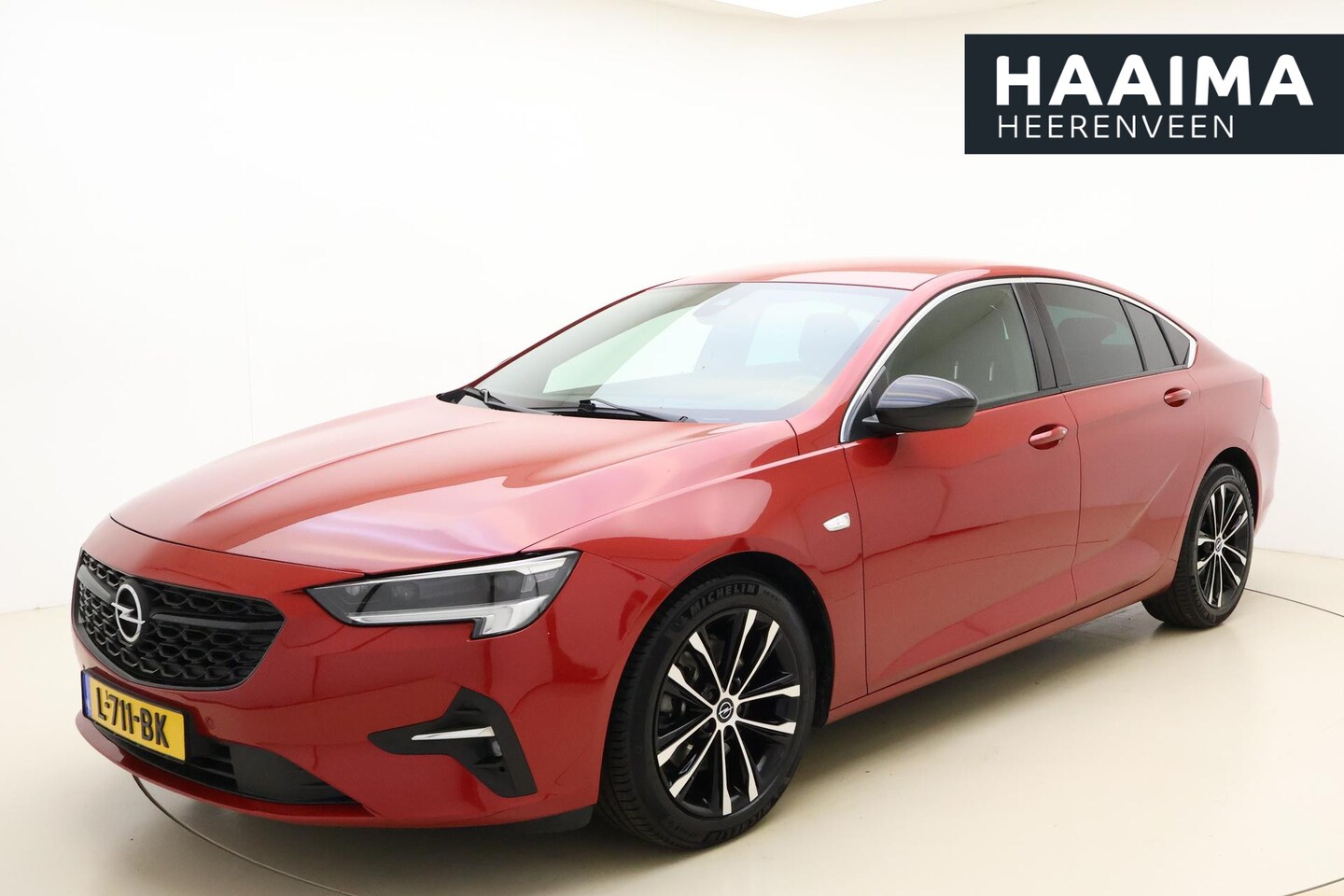 Opel Insignia Grand Sport - 2.0 Turbo Ultimate 200 PK Automaat | Lederen bekleding | Navigatie | Keyless | LED | Bose - AutoWereld.nl