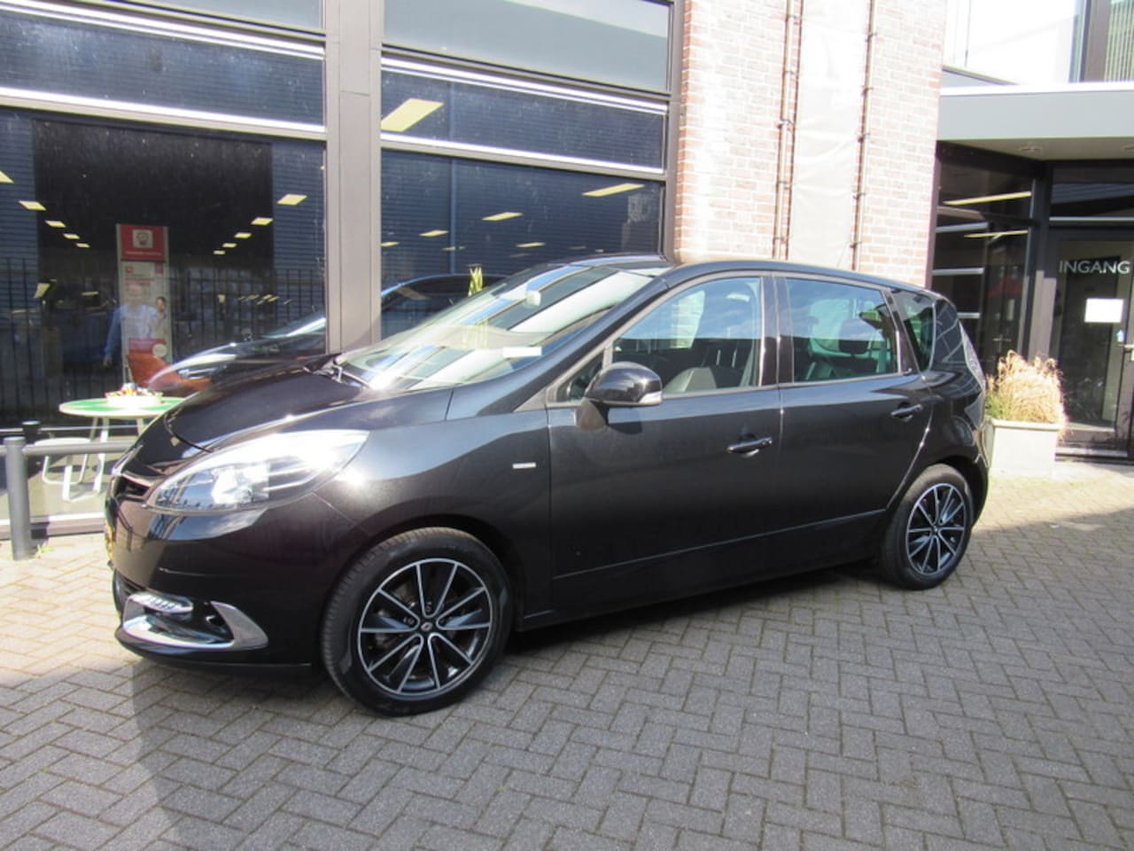 Renault Scénic - Energy TCe 115 Stop Start Bose /Navigatie / trekhaak/ cruise - AutoWereld.nl