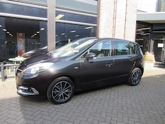Renault Scénic - Energy TCe 115 Stop Start Bose /Navigatie / trekhaak/ cruise