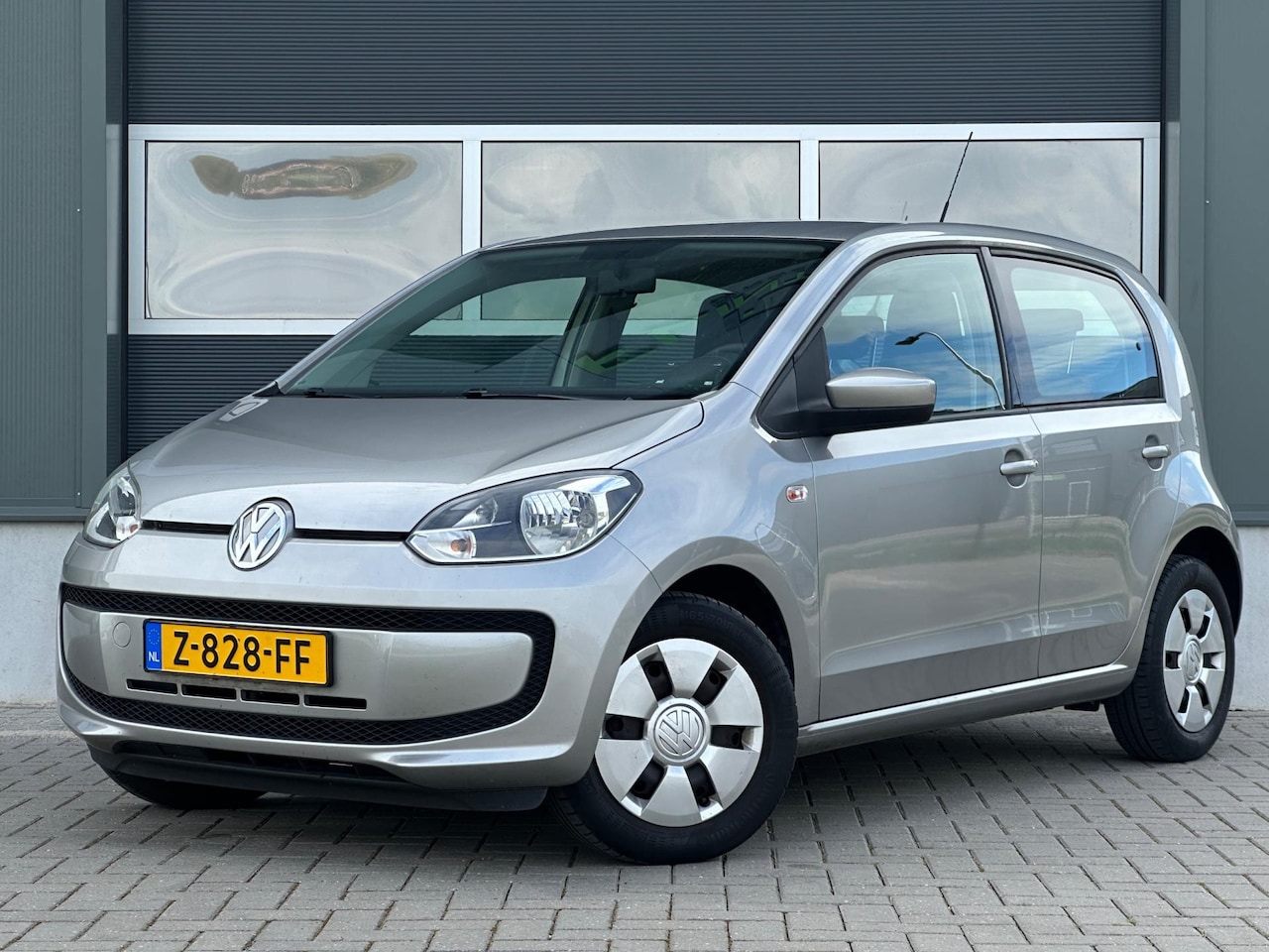 Volkswagen Up! - 1.0 cheer up! BlueMotion 5-Deurs Airco - AutoWereld.nl