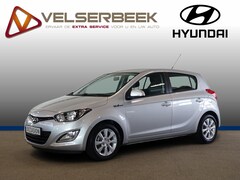 Hyundai i20 - 1.2i i-Deal 5-drs * LMV / Airco