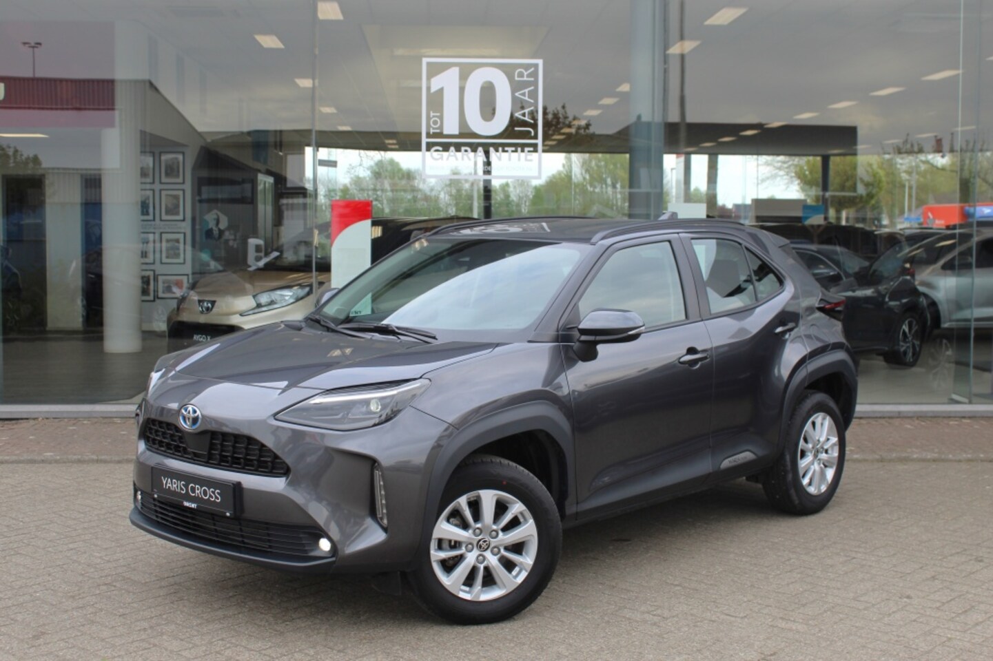 Toyota Yaris Cross - 1.5 Hybrid Dynamic | Navi | HUD | El. Achterklep | Keyless Entry - AutoWereld.nl