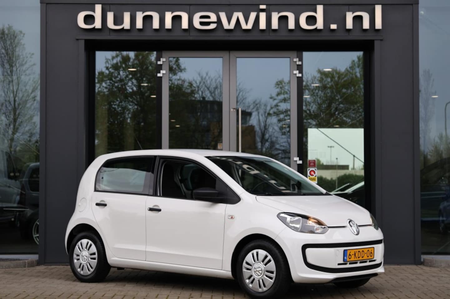 Volkswagen Up! - 1.0 TAKE UP! *5 Deurs*NL-Auto*Airco*Radio - AutoWereld.nl