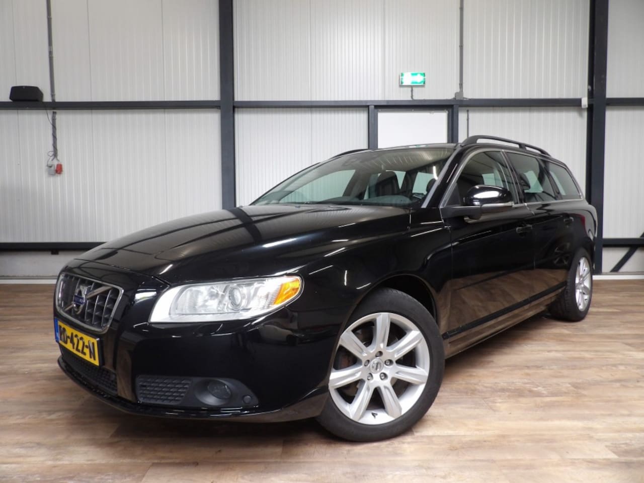 Volvo V70 - D5 / automaat / leer / Blis / add. cruise - AutoWereld.nl