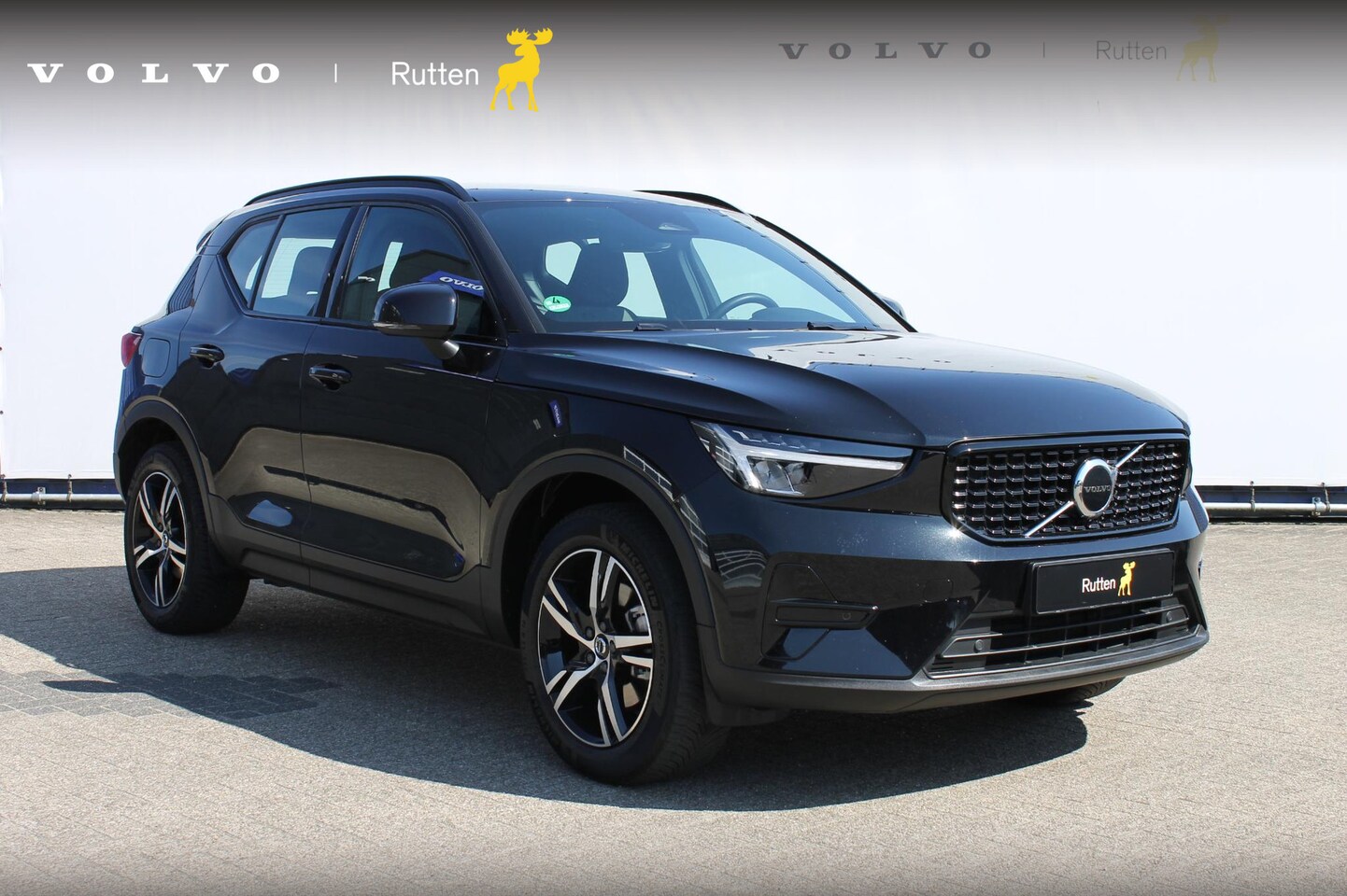 Volvo XC40 - B4 211PK Automaat Plus Dark Adaptieve Cruise Control / Semi elektrisch wegklapbare trekhaa - AutoWereld.nl