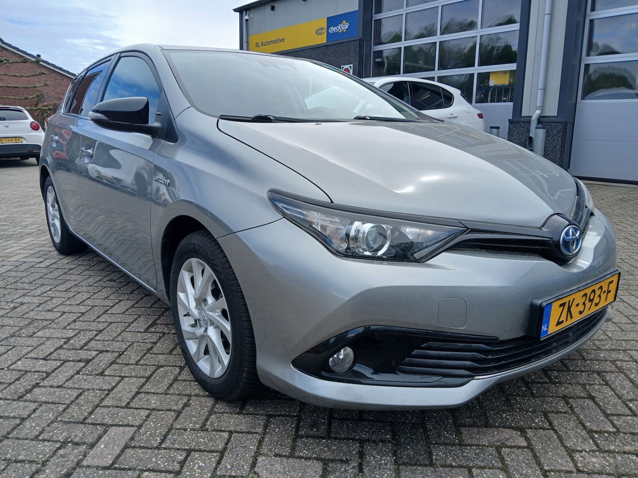 Toyota Auris - 1.8 Hybrid Energy Plus - Navigatie - NAP - Trekhaak - AutoWereld.nl
