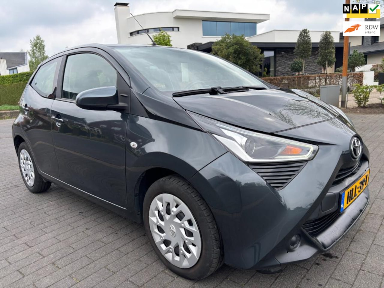 Toyota Aygo - 1.0 VVT-i x-cite automaat 16000 km !! airco a.p.k. 2027 - AutoWereld.nl