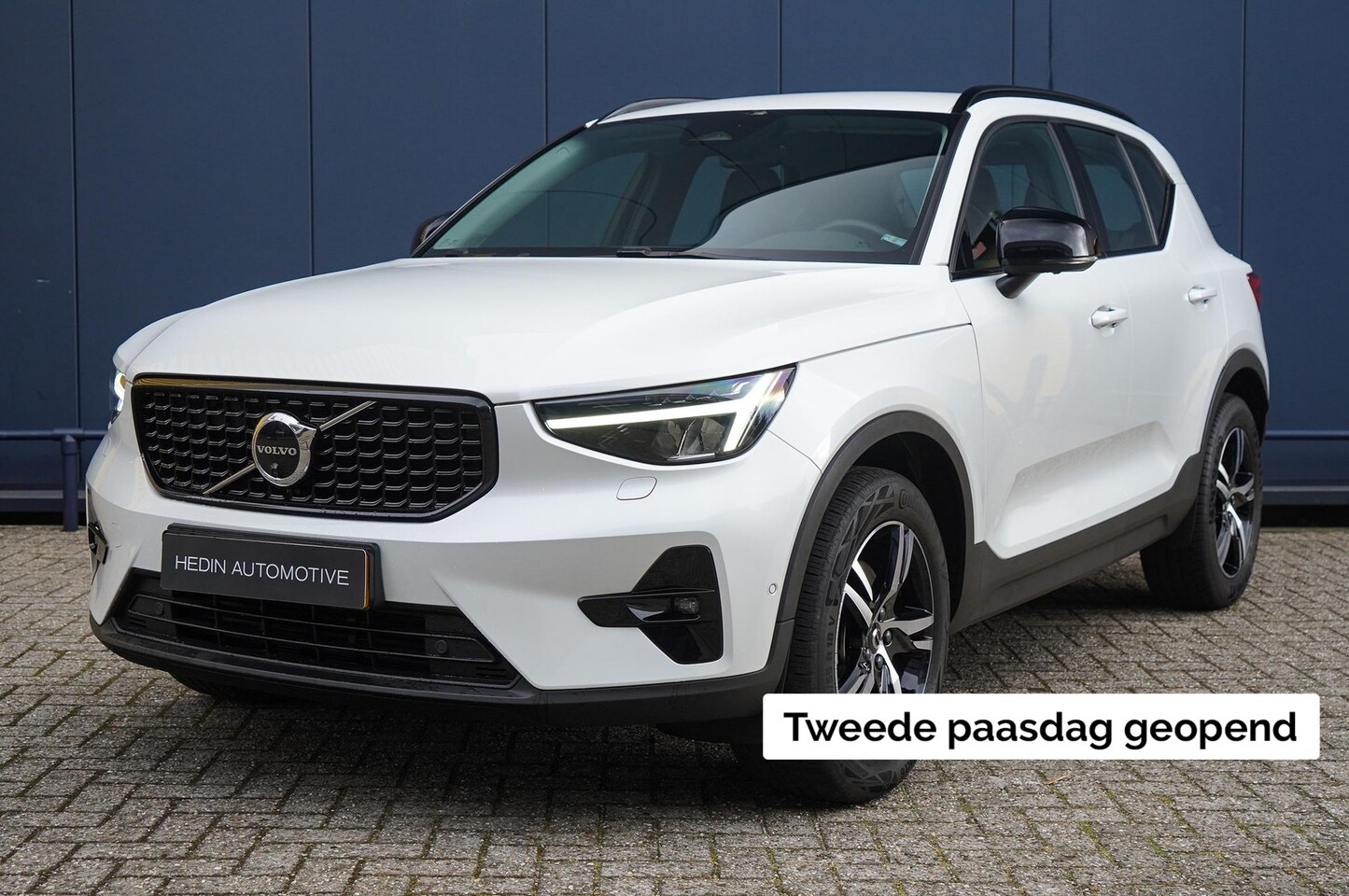 Volvo XC40 - 2.0 B3 Plus Dark | 360 graden camera | Parkeerverwarming | Lederen bekleding | Stoel en st - AutoWereld.nl
