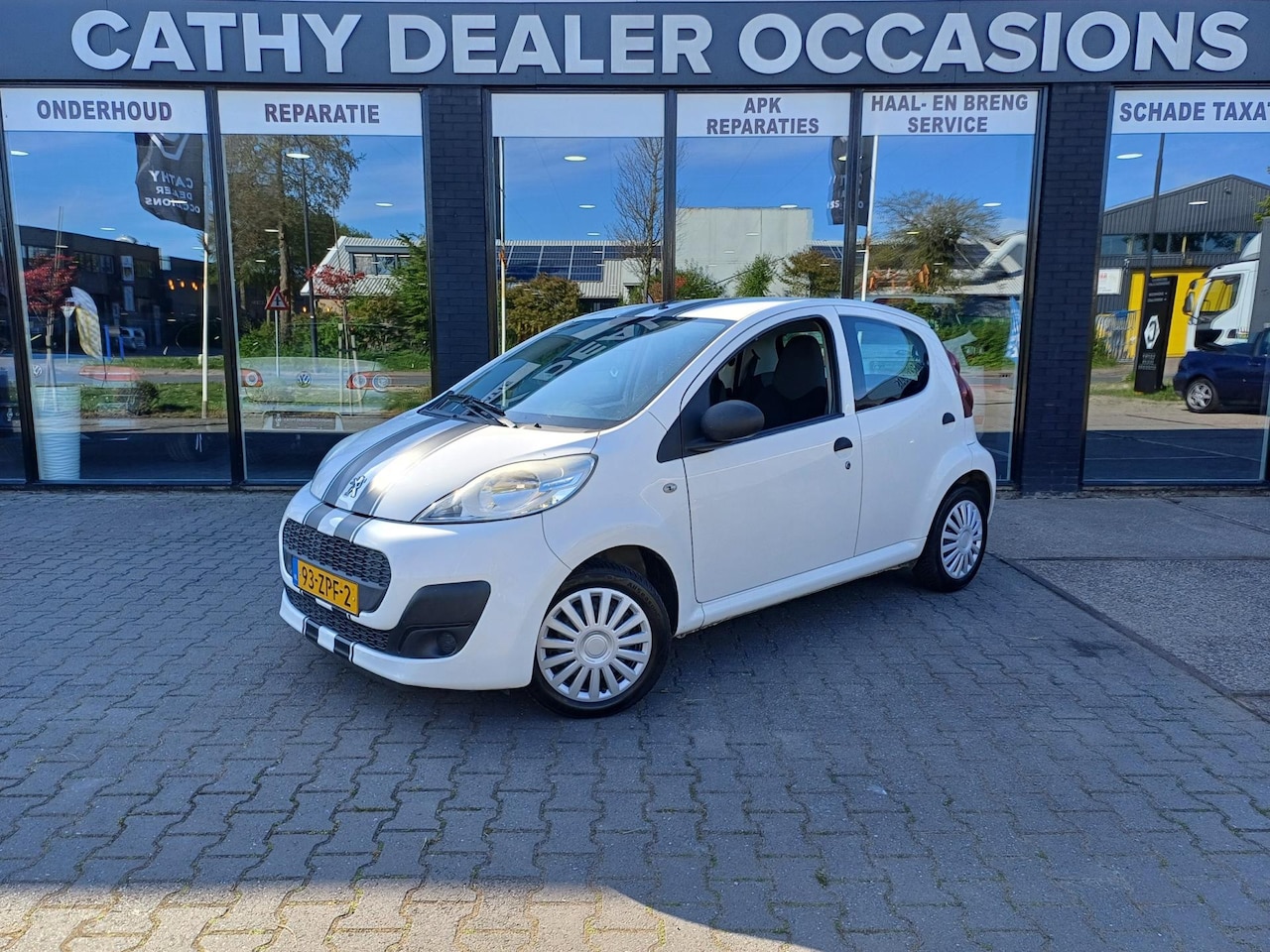 Peugeot 107 - 1.0 Access Accent 5-Deurs Airco Black Stripes - AutoWereld.nl