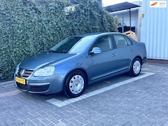 Volkswagen Jetta - 1.6 Trendline