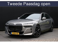 BMW 7-serie - 740d xDrive M-PAKKET | B&W | HEAD-UP | SKY-LOUNGE | STOEL MASSAGE | 360° CAMERA | THEATER