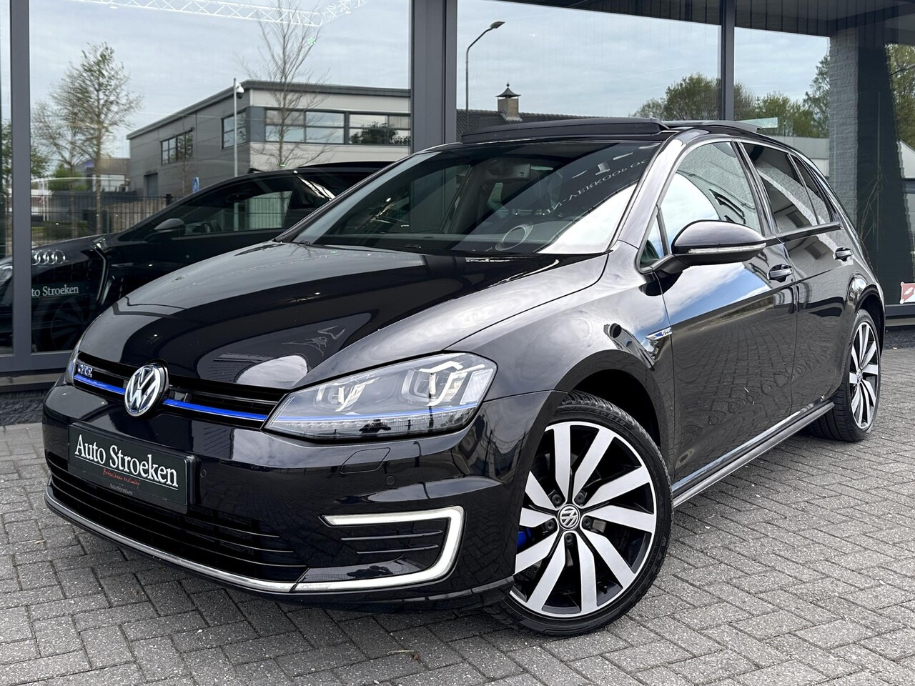 Volkswagen Golf - 1.4 TSI GTE 204PK Panorama Navi CarPlay Garantie - AutoWereld.nl