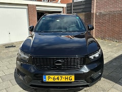 Volvo XC40 - 1.5 T5 Recharge R-Design Geheel zwarte uitvoering