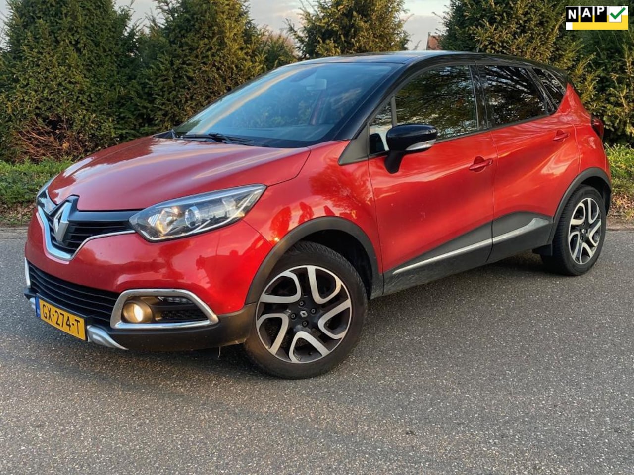 Renault Captur - 0.9 TCe Helly Hansen Uitvoeringl Navi l NAP l - AutoWereld.nl