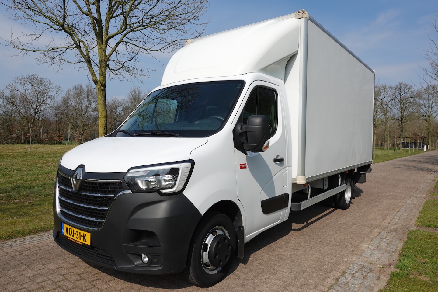 Renault Master - T35 2.3 dCi 165 L4H2 DL Energy Bakwagen Laadlift. - AutoWereld.nl