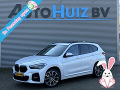 BMW X1 - sDrive18d High Executive M Sport Trekhaak Panoramdak 19 Inch DAB Achteruitrijcamera PDC DA