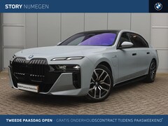 BMW 7-serie - 750e xDrive M Sport Automaat / Trekhaak / Massagefunctie / Executive Lounge Seating / Park