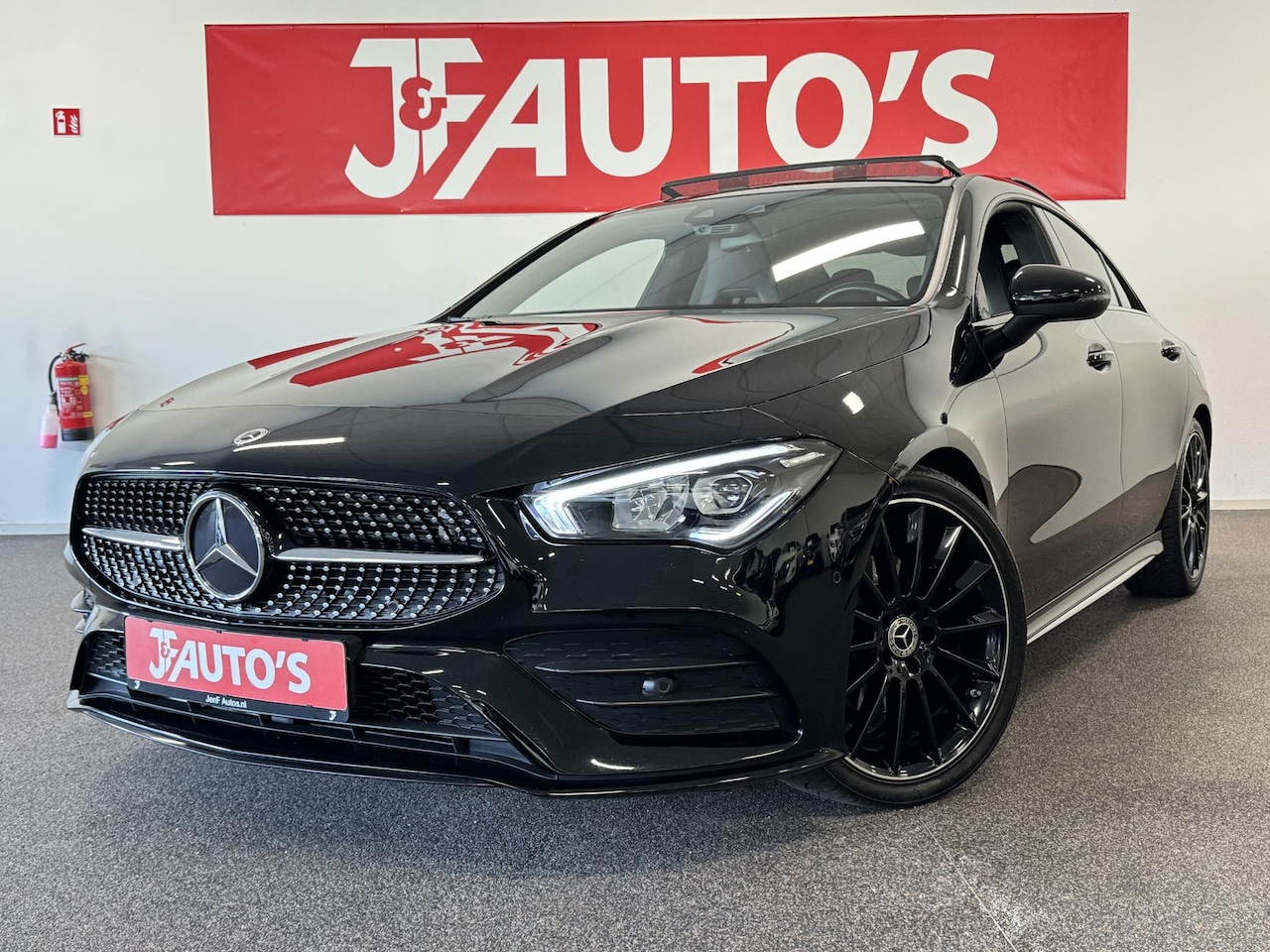 Mercedes-Benz CLA-Klasse - 200 AMG-LINE BLACK EDITION NAVIGATIE/CAMERA, PANORAMAM, CRUISE - AutoWereld.nl