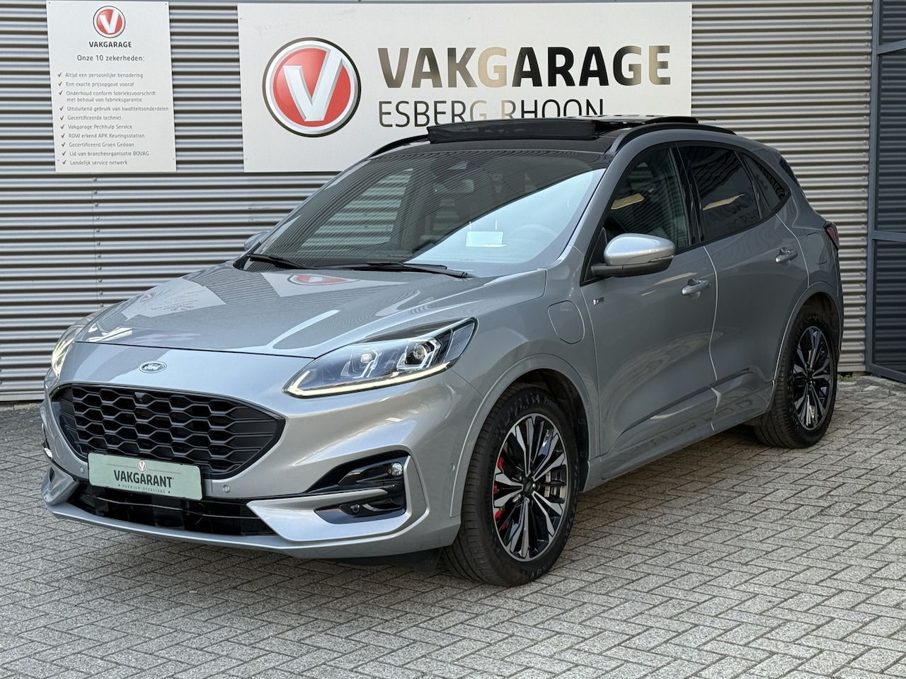 Ford Kuga - 2.5 PHEV ST-Line X SCHUIFDAK,NAV/CAM,B&O,TREKHAAK - AutoWereld.nl