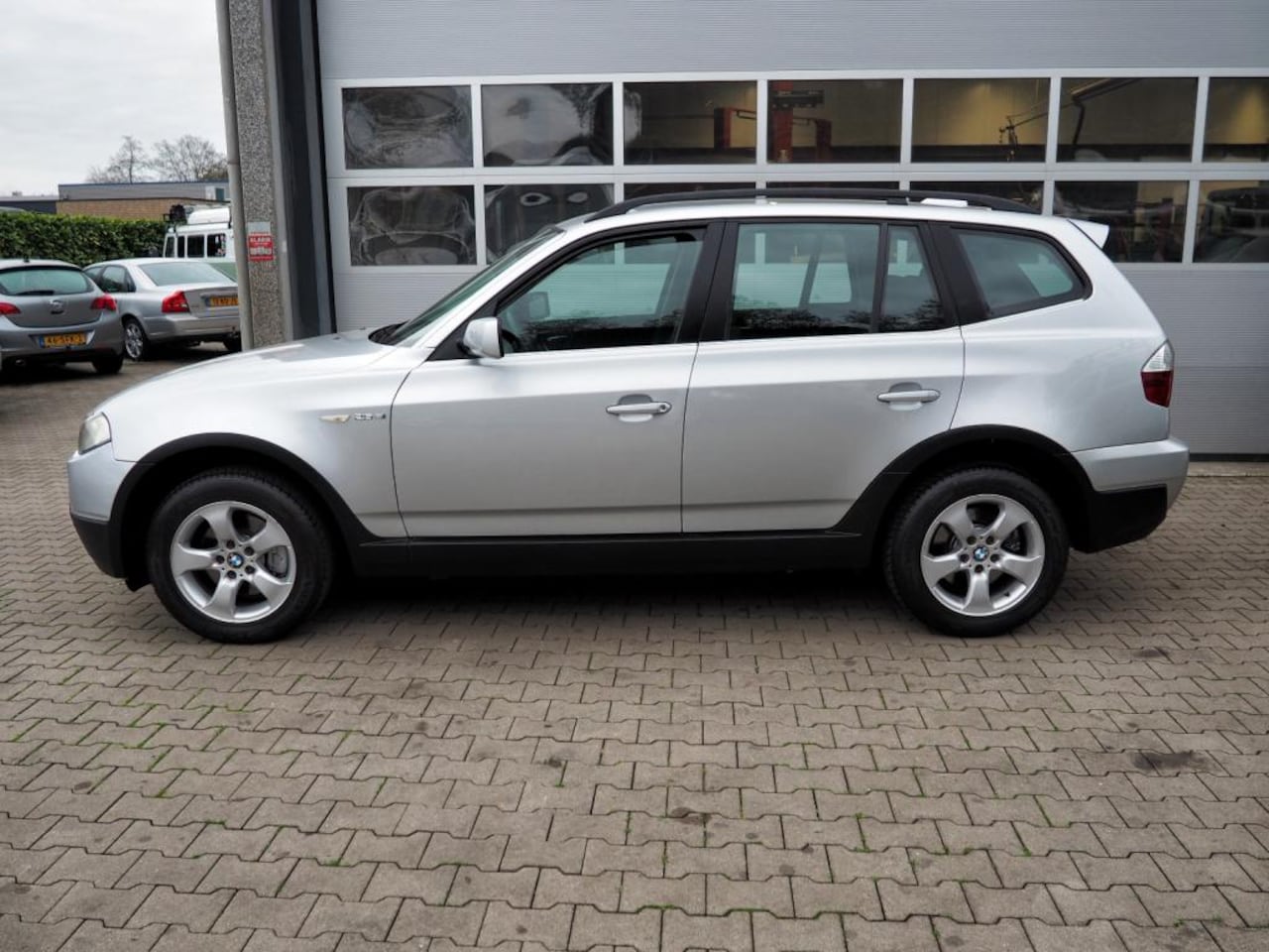 BMW X3 - 2.5SI Executive AUTOM. CLIMA CRUISE NAVI PARKEER S.