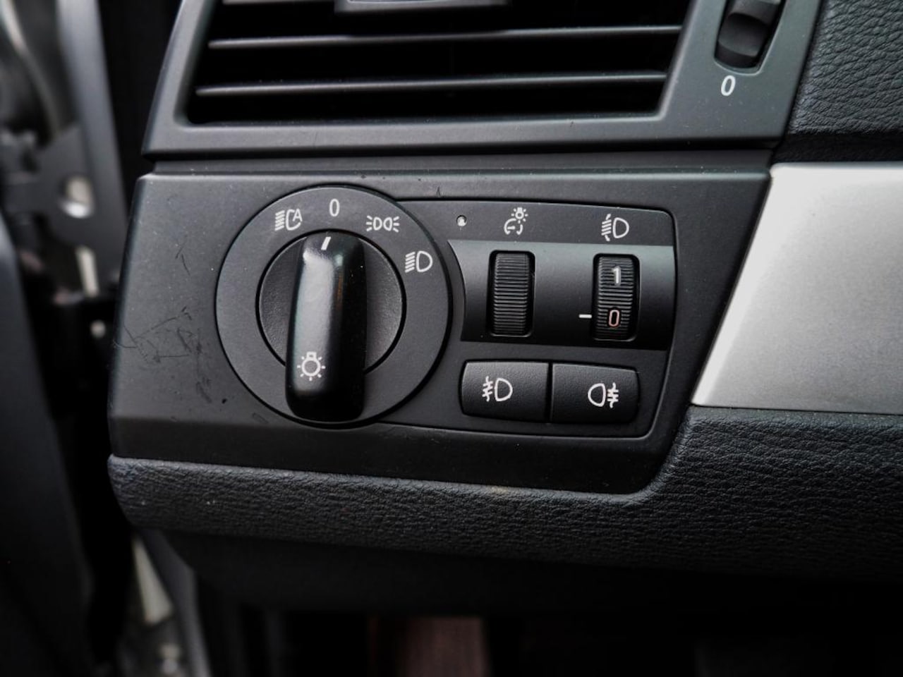 BMW X3 - 2.5SI Executive AUTOM. CLIMA CRUISE NAVI PARKEER S.