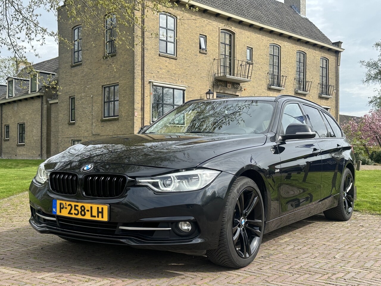 BMW 3-serie Touring - 320i Edition M Sport Shadow High Executive Nette auto - AutoWereld.nl