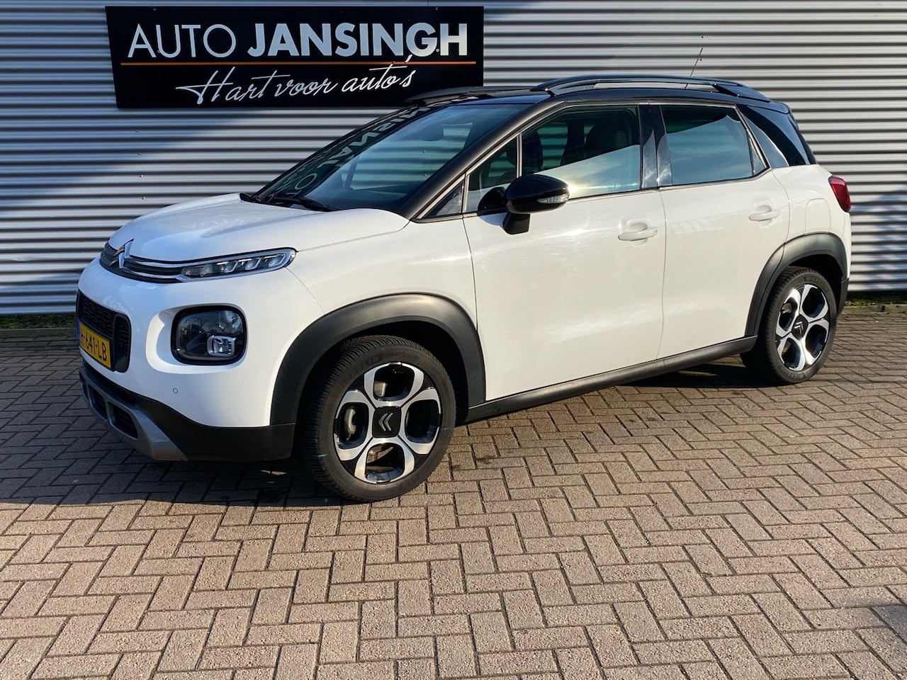 Citroën C3 Aircross - Automaat met 57.760 km!! 1.2 Shine | Clima | Cruise | Navigatie | LM Velgen | PDC | Privac - AutoWereld.nl
