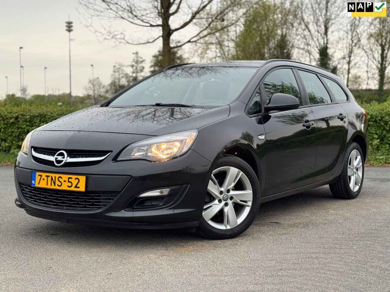 Opel Astra Sports Tourer - 1.4 Turbo Berlin 1.4 Turbo Berlin - AutoWereld.nl
