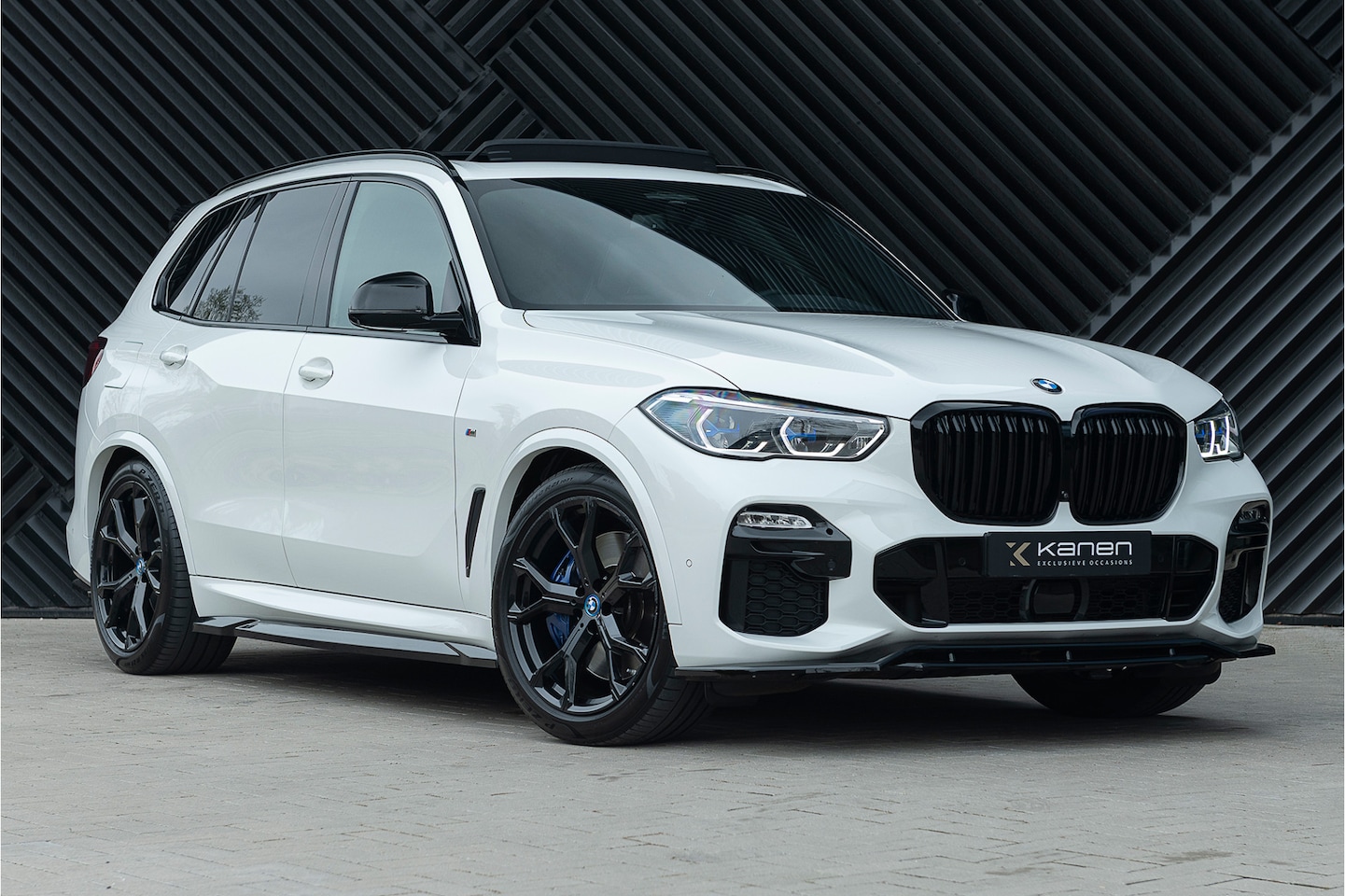 BMW X5 - xDrive 45e M-Sport Panodak Luchtvering M-Stoelen Skylounge 360 Memory ACC - AutoWereld.nl