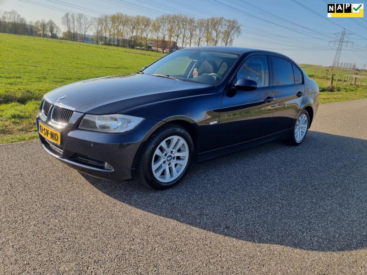 BMW 3-serie - 320i High Executive clima - AutoWereld.nl