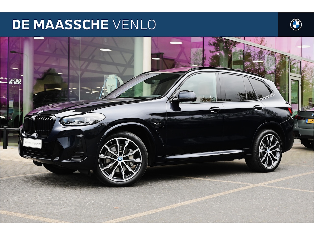 BMW X3 - xDrive30e M Sport Automaat / Panoramadak / Trekhaak / Sportstoelen / LED / Parking Assista - AutoWereld.nl