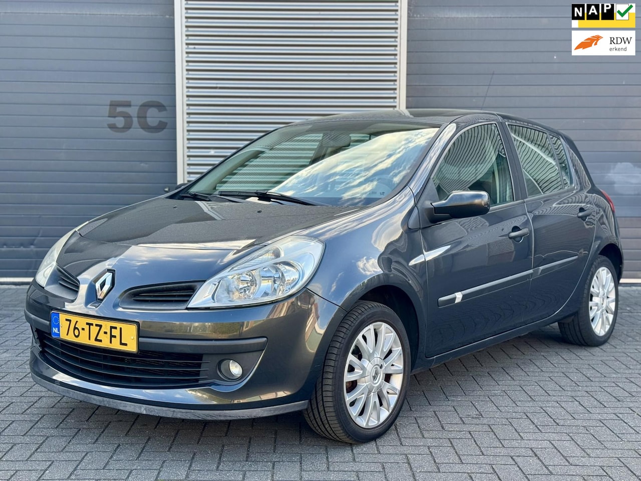 Renault Clio - 1.6-16V Dynamique Airco/Pano/Cruise - AutoWereld.nl