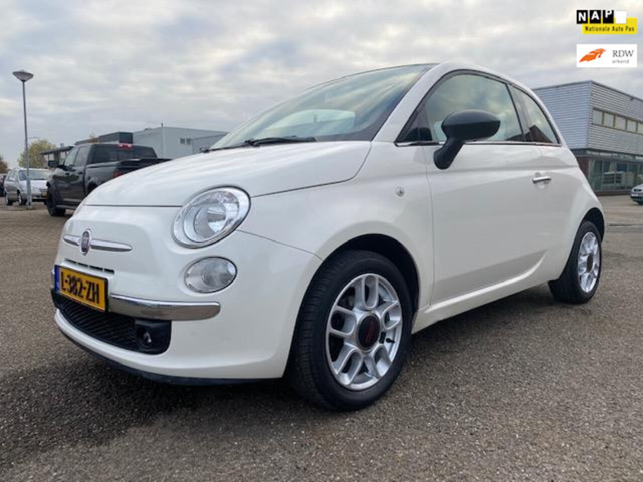 Fiat 500 - 1.2 Lounge AIRCO BJ 10-2014 APK 10-2025 - AutoWereld.nl