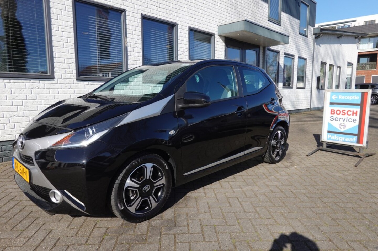 Toyota Aygo - 1.0 VVT-i x-clusiv 1.0 VVT-I X-CLUSIV - AutoWereld.nl