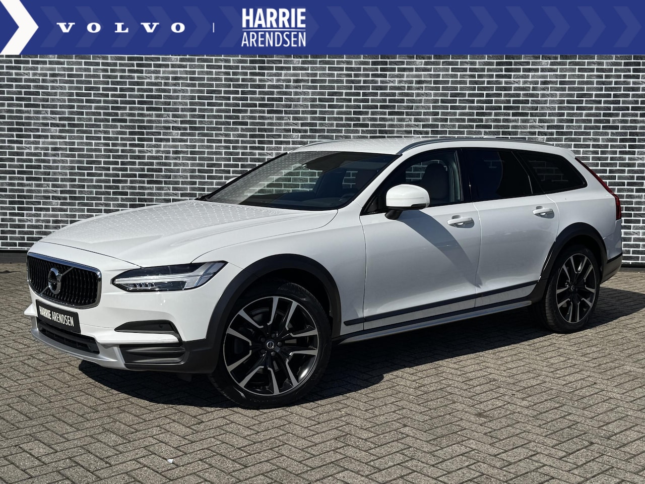 Volvo V90 Cross Country - 2.0 T5 90th Anniversary Edition | Parkeercamera | 20" | Polestar Motor Optimalisatie - AutoWereld.nl