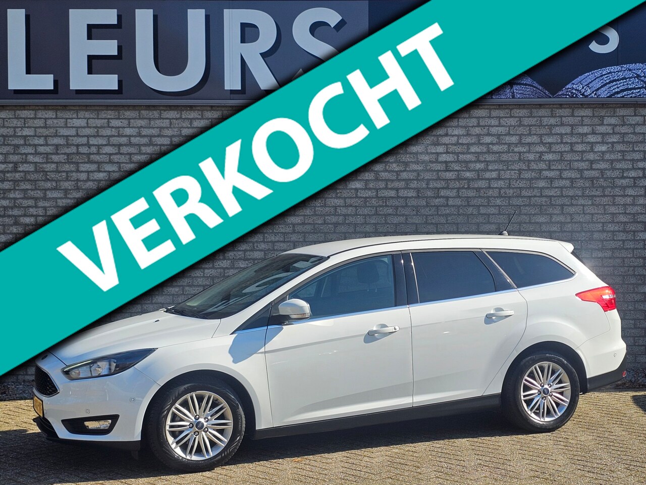 Ford Focus Wagon - 1.0 Trend Navi/Pdc/Trekhaak - AutoWereld.nl