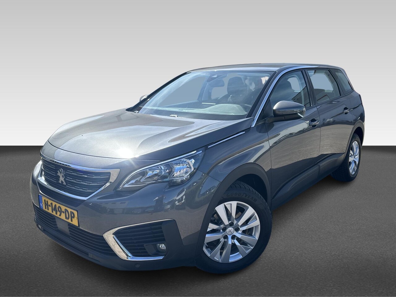 Peugeot 5008 - 1.2 PureTech Active 7-zitter | navigatie | apple carplay/android auto | trekhaak afneembaa - AutoWereld.nl