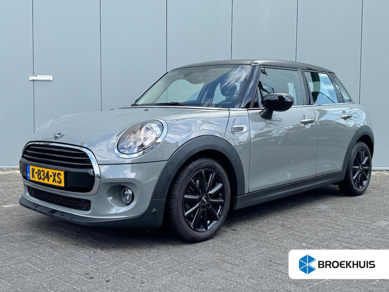 MINI Cooper - 1.5 Business Edition Climate control | Boordcomputer | Cruise control | Lichtmetalen velge - AutoWereld.nl