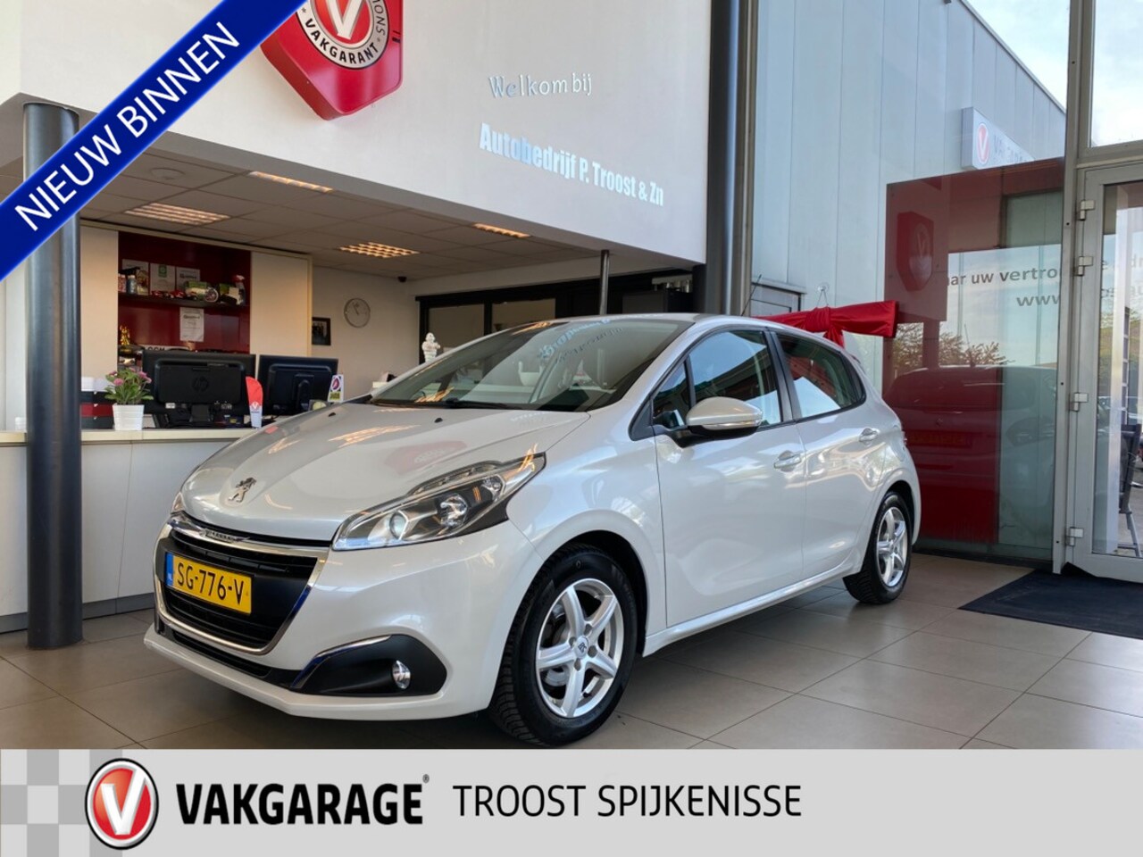 Peugeot 208 - 1.2 PureTech Blue Lion 1.2 PureTech Blue Lion,Navigatie,Parkeerassistent,Airco&Cruisecontrol,Spraakbediening,Ipod - AutoWereld.nl
