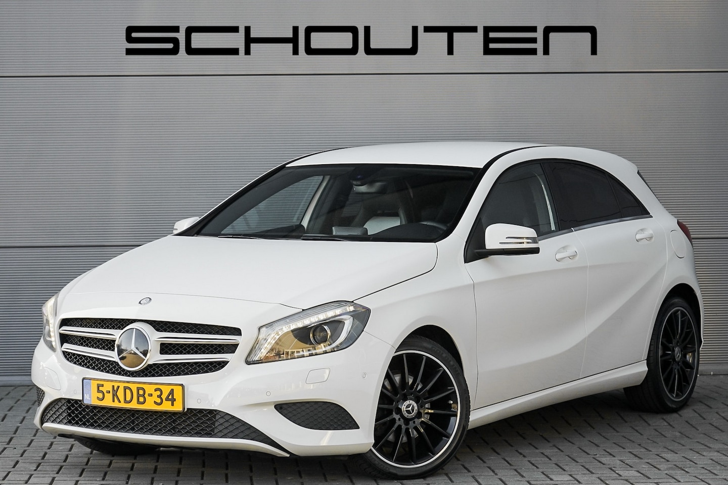 Mercedes-Benz A-klasse - 180 Ambition Trekhaak Navi PDC 18" - AutoWereld.nl