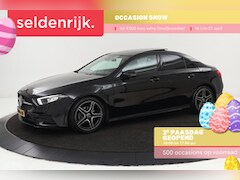 Mercedes-Benz A-klasse - 200 AMG Night | Dealer onderhouden | Panoramadak | Carplay | Trekhaak | Stoelverwarming |