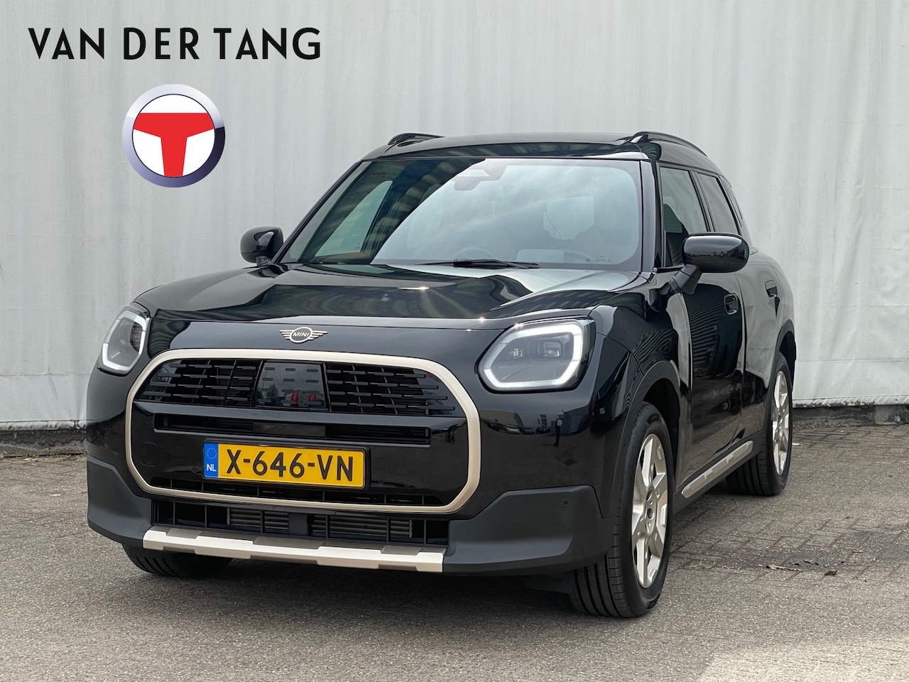MINI Countryman - Mini 1.5 C Favoured M / leder / Panodak - AutoWereld.nl