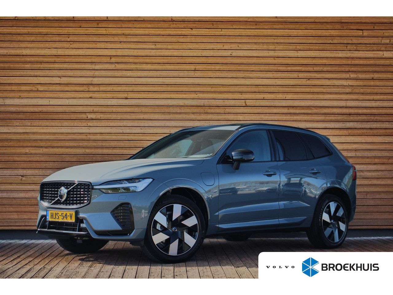 Volvo XC60 - T6 AWD Plus Dark | Adaptive Cruise | Panoramadak | Sportstoelen | Stuur/Stoelverwarming | - AutoWereld.nl