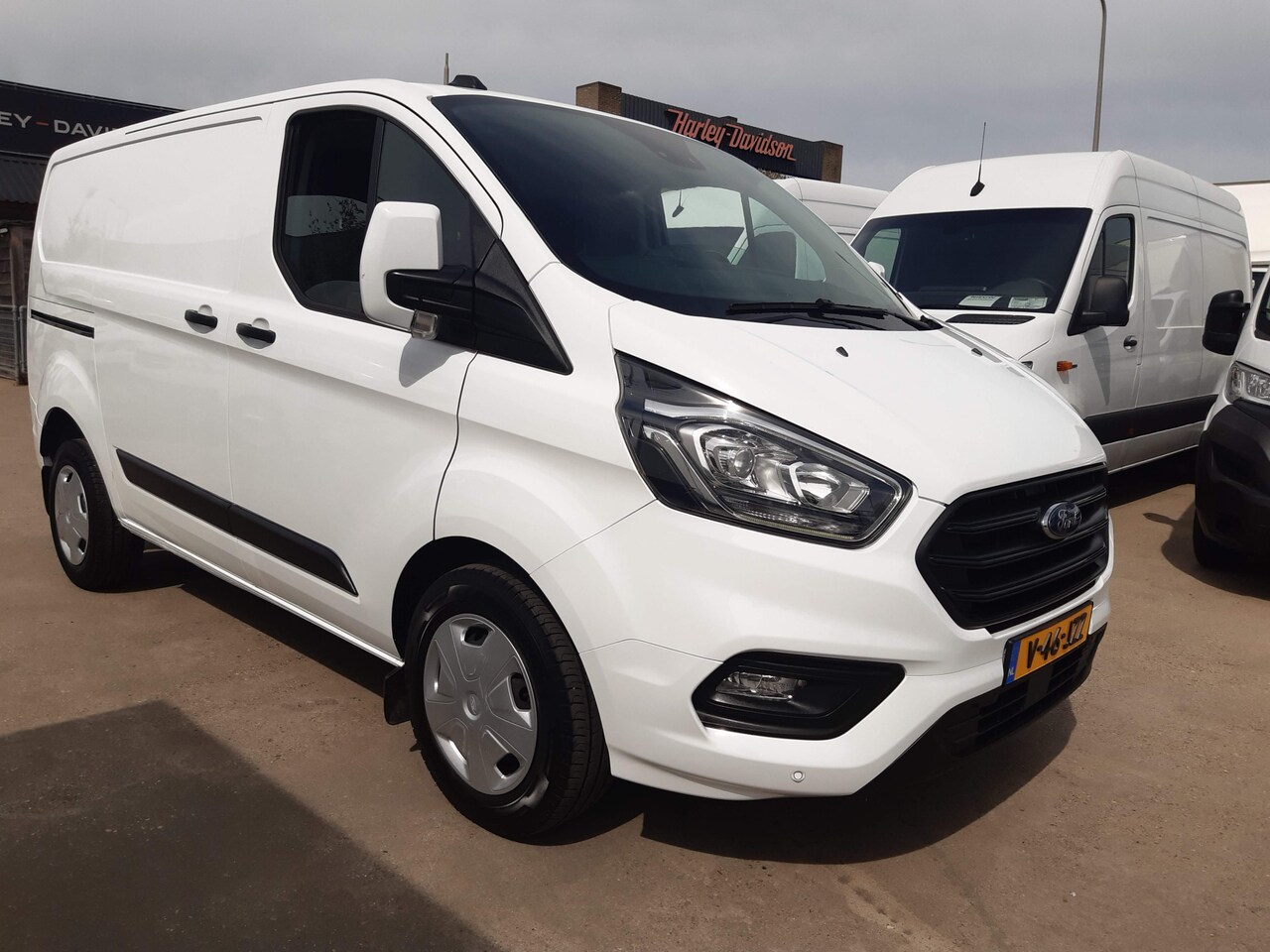 Ford Transit Custom - 2.0 TDCI 130Pk / 96Kw Autm. Trend Airco Cruisecontrol Parkeersensors - AutoWereld.nl