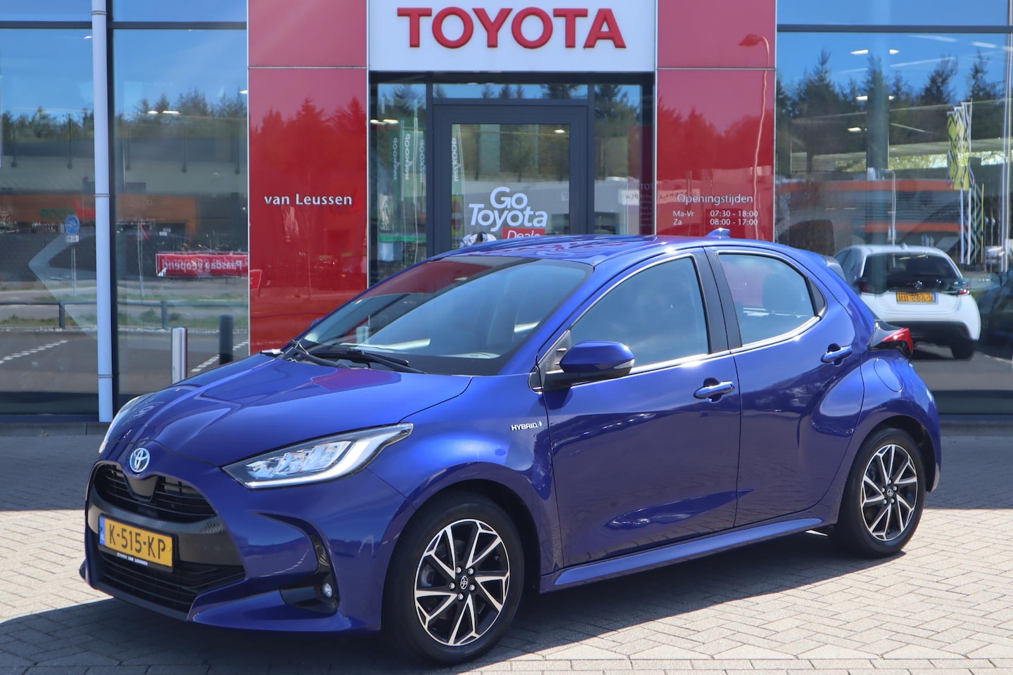Toyota Yaris - 1.5 HYBRID DYNAMIC APPLE/ANDROID 16"LMV AD-CRUISE CAMERA NL-AUTO - AutoWereld.nl